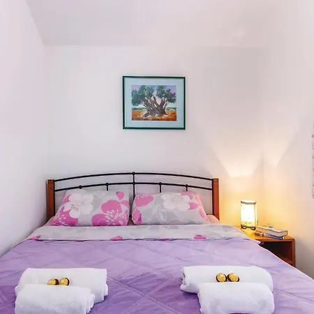 1 Bedroom Cozy In Bakarac