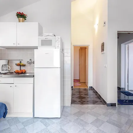 1 Bedroom Stunning In * Bakarac