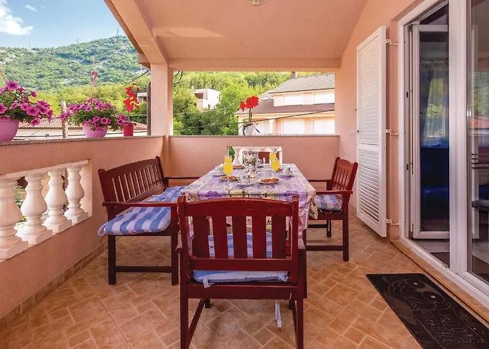 1 Bedroom Stunning In Lägenhet