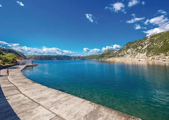 1 Bedroom Stunning In Bakarac